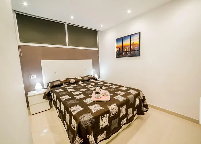 Un En Playa De Americas Адехе