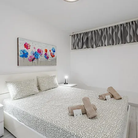 Апартаменты Un En Playa De Americas Адехе